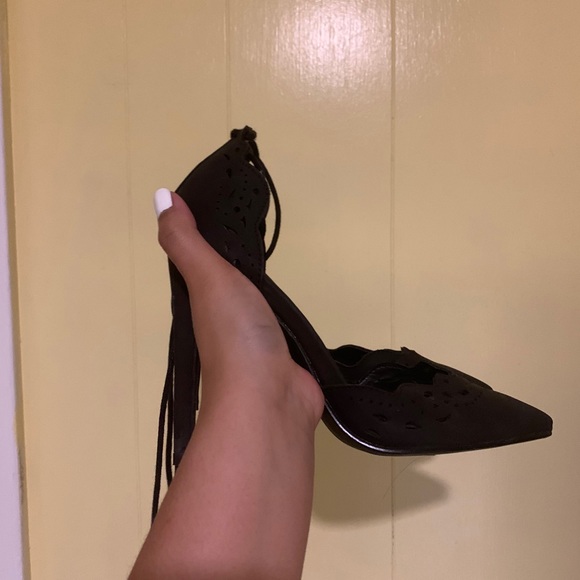 Black pointed lace-up heels - Picture 1 of 4